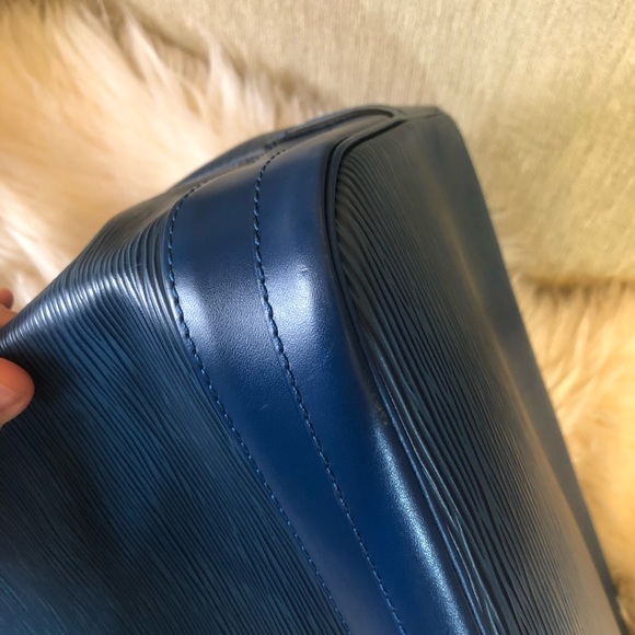 Authentic Louis Vuitton Noe in EPI Blue - Picture 11 of 16